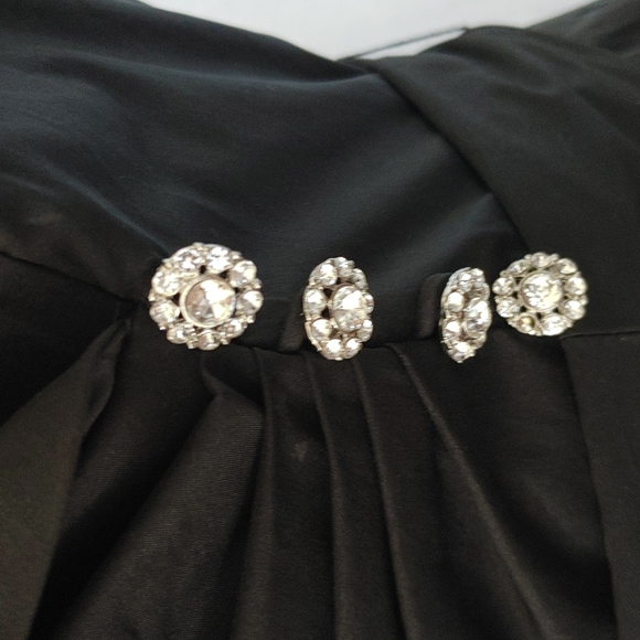 Julian Taylor New York Black Dress Sz 8P Fit & Flare Jeweled Bodice Euc - Picture 3 of 8